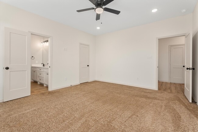 Building Photo - 24738 Roscommon Ln
