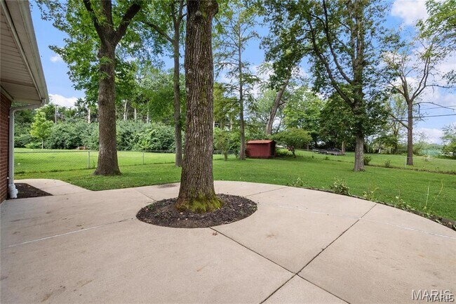 Building Photo - 9731 Twincrest Dr