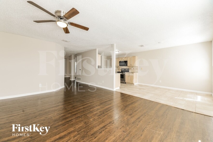 Building Photo - 1395 Stewart Dr