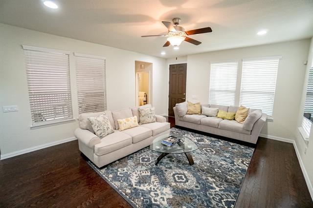 Building Photo - 841 Birdie Dr