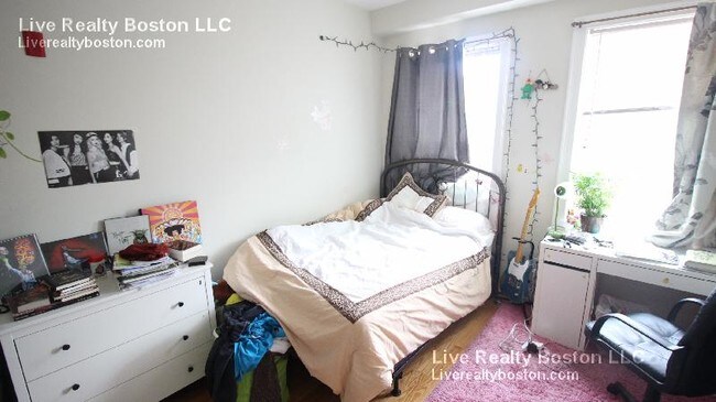 Building Photo - 141 Brighton Ave