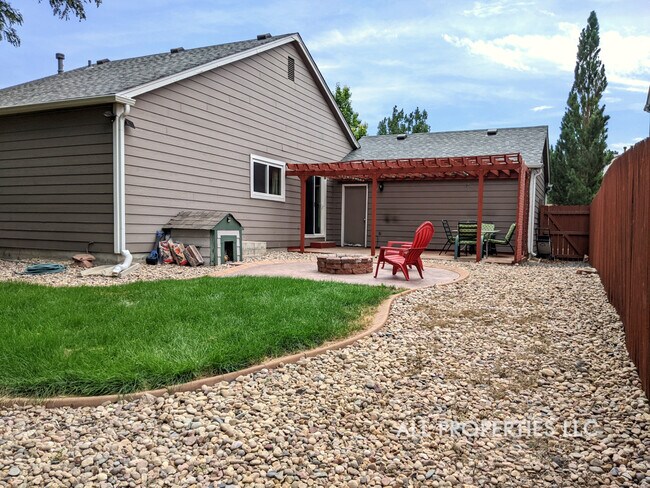 Building Photo - 10467 Robb Dr