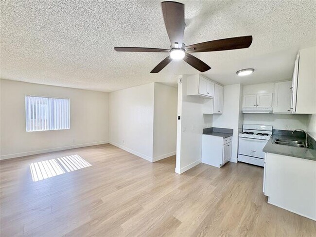Building Photo - 7531 Baylor Dr