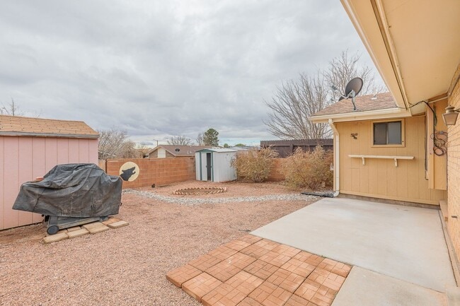 Building Photo - Comfortable 2 Bed 2 Bath - Pet Friendly & New Amenities!