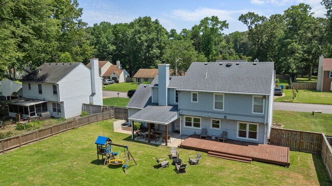 Building Photo - 745 Helmsdale Way