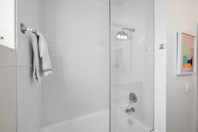 Building Photo - 420 NE 87th St