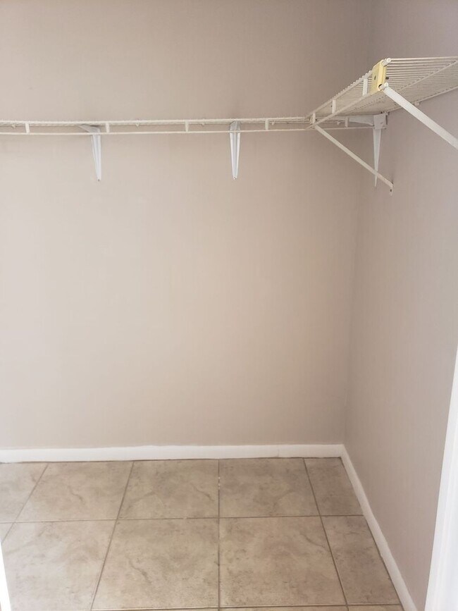 Building Photo - WR-16 Gebel 1101 Duplex