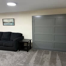 Building Photo - 190 Country Club Dr