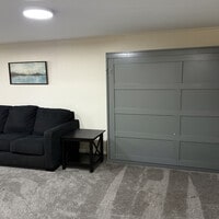 Building Photo - 190 Country Club Dr