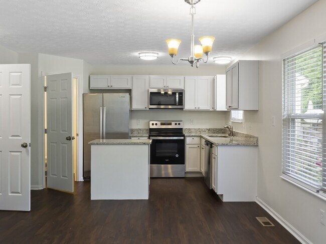 Building Photo - 556 Weeping Willow Ln