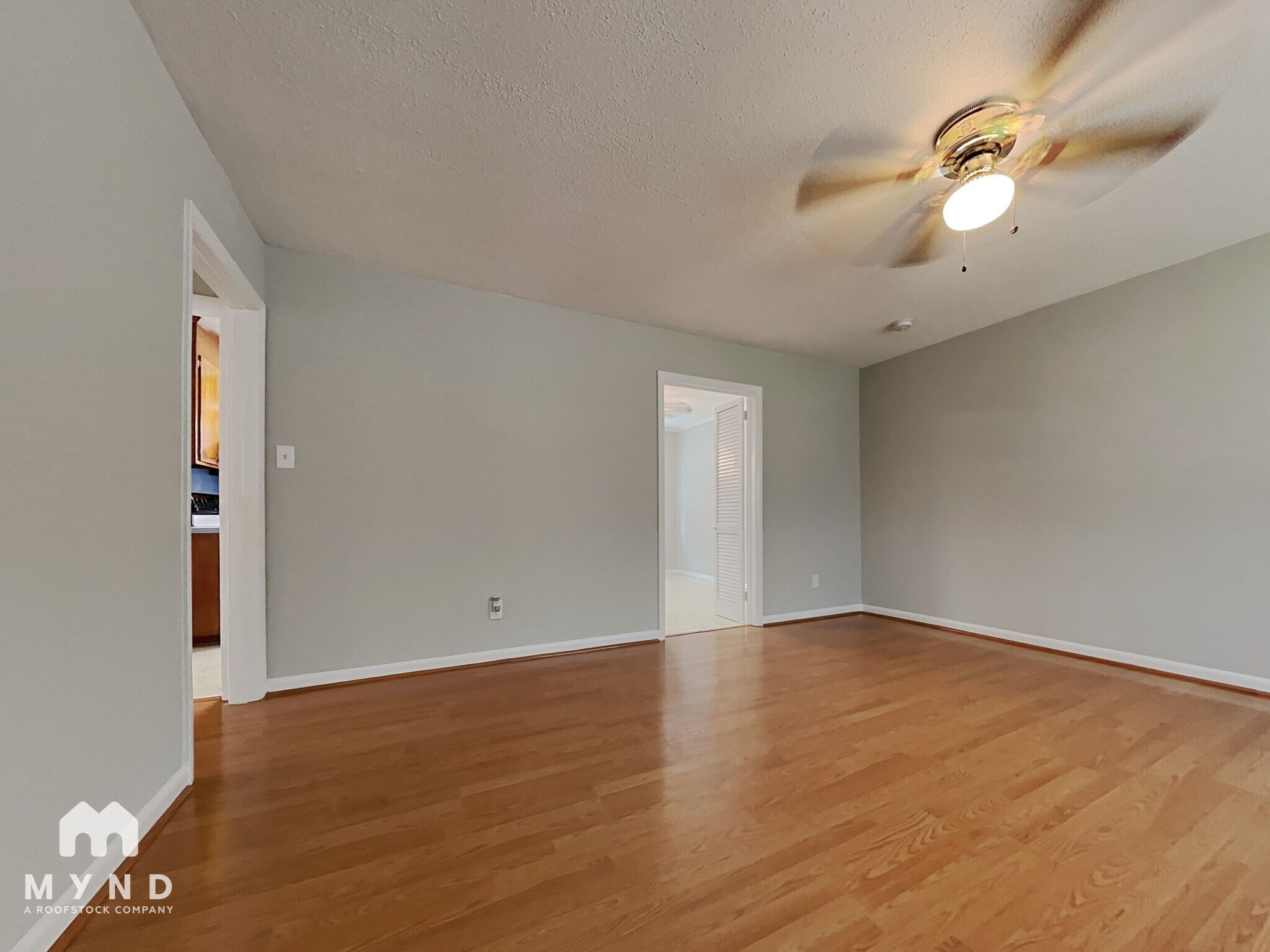 Building Photo - 221 Tanglewood Dr