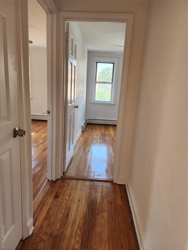 Building Photo - 1609 Colden Ave