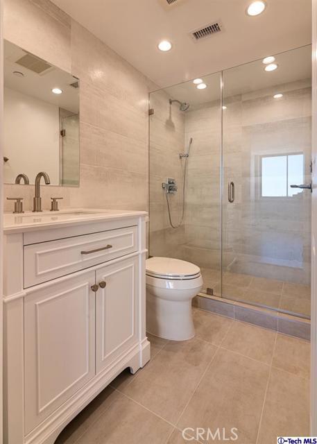 Building Photo - 343 Pioneer Dr