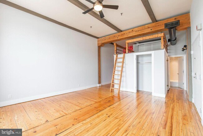 Building Photo - 313 Arch St