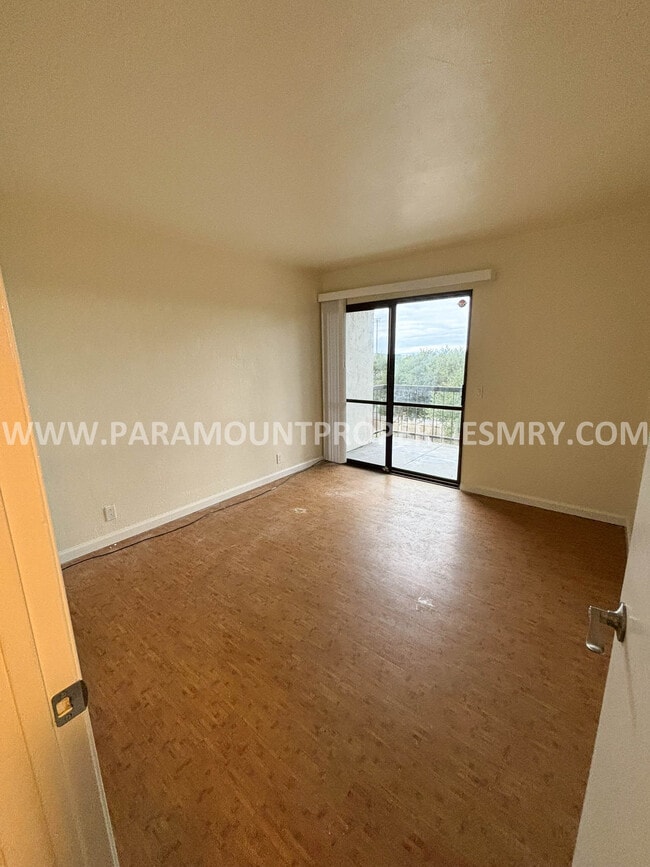 Building Photo - 500 Glenwood Cir