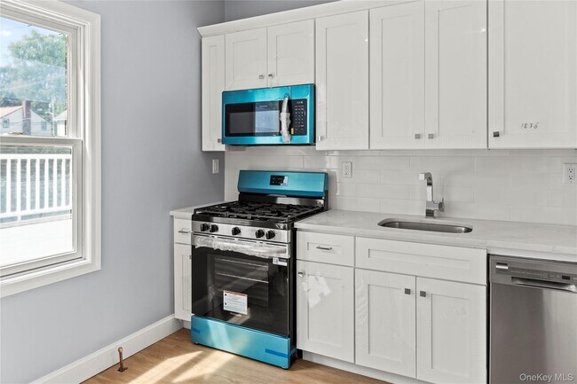 Building Photo - 51 Spring St