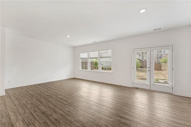Building Photo - 649 Isom Walk