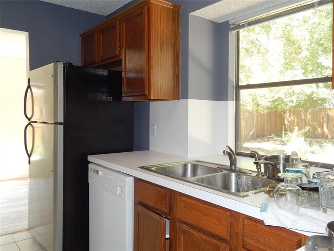 Building Photo - 2503 Autrey Dr