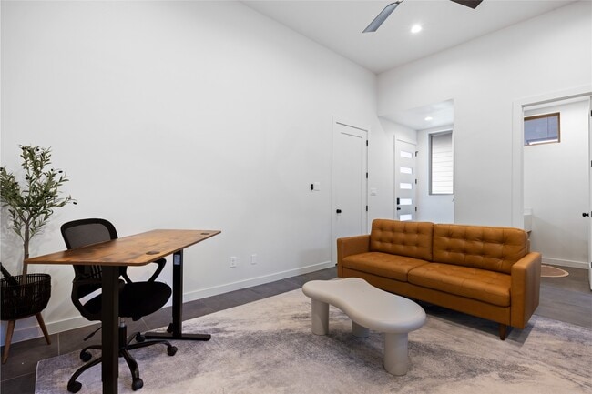 Building Photo - 13938 Bee Flower Ln