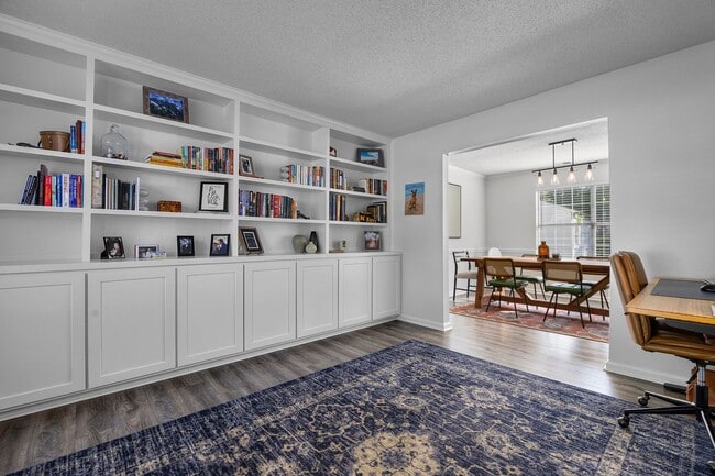 Building Photo - Bright. Spacious. Virginia Beach.