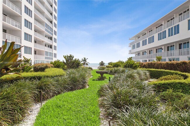Building Photo - 5401 Collins Ave