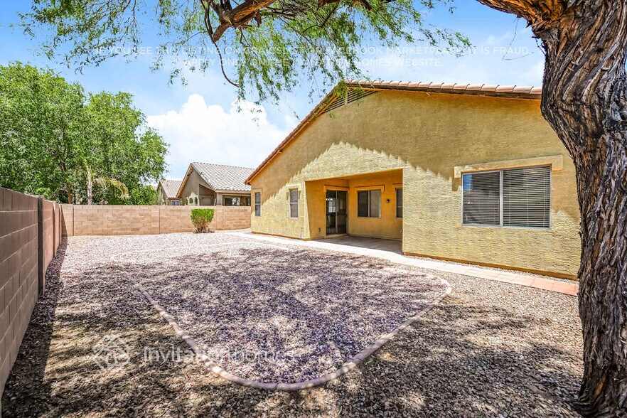 Building Photo - 16823 W Ocotillo St