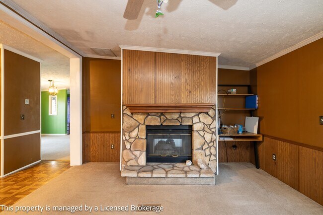 Building Photo - 40915 Deer Haven Dr