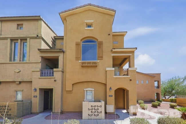 Building Photo - 3250 W Greenway Rd