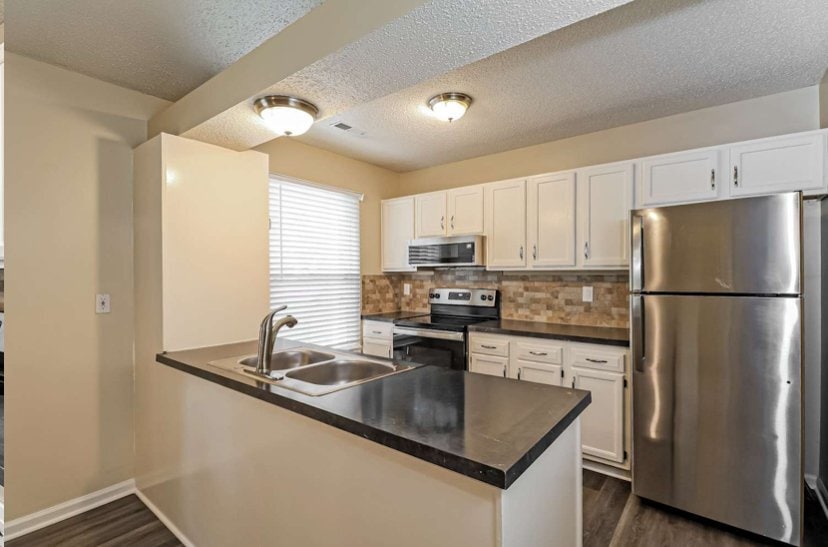 Building Photo - 5936 Loch Arbor Ln