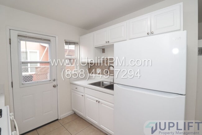 Building Photo - Jefferson Ave (772)