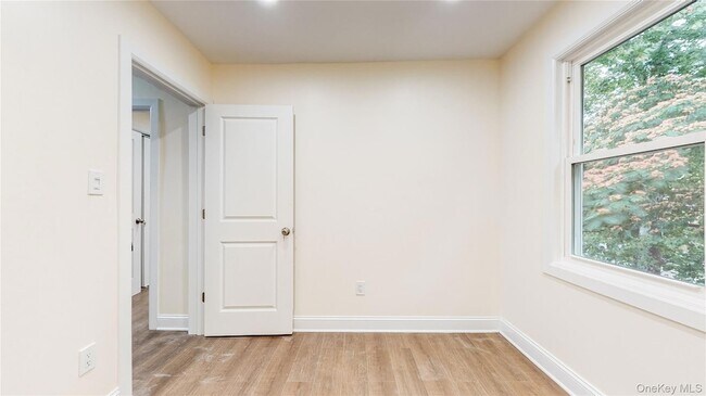 Building Photo - 71-32 Loubet St