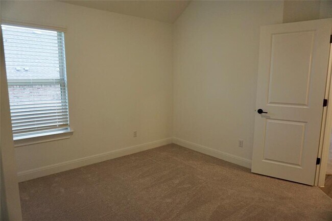 Building Photo - 105 Elm Rdg Wy