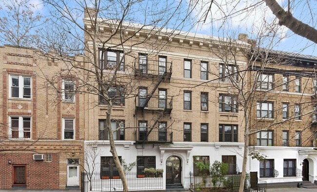 Primary Photo - 326 6th St