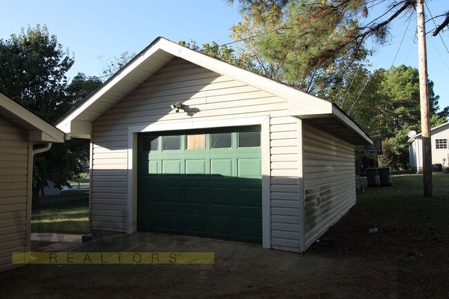 Building Photo - Charming 3 Bedroom, 2 Bath Home for Rent