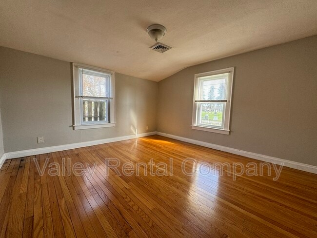 Building Photo - 66 Lyman St