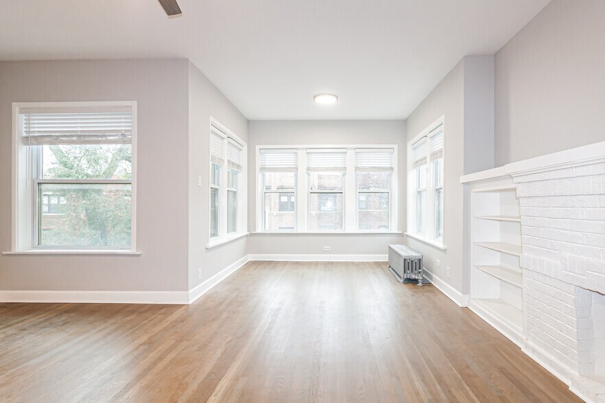 Primary Photo - 1454 W Winnemac Ave