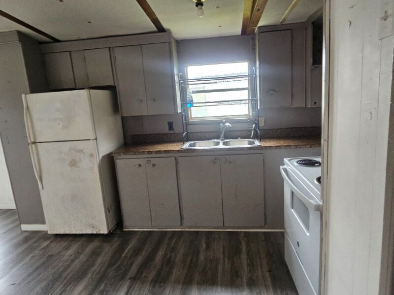 Building Photo - 1801 S Business 45