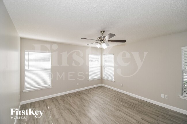 Building Photo - 2402 Bentshire Dr