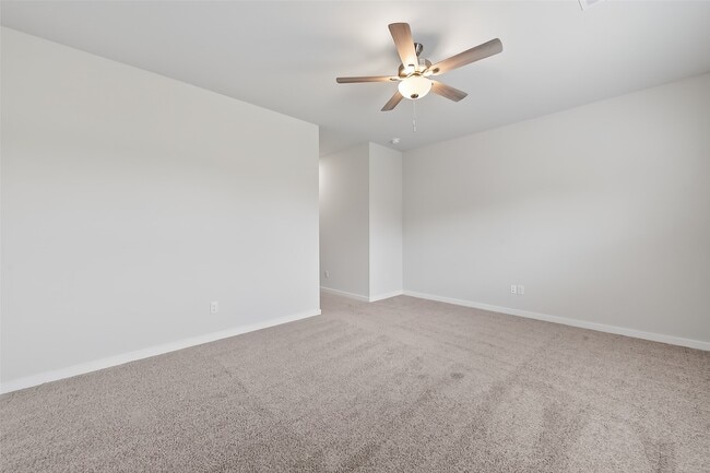 Building Photo - 3903 Flora Fld Dr