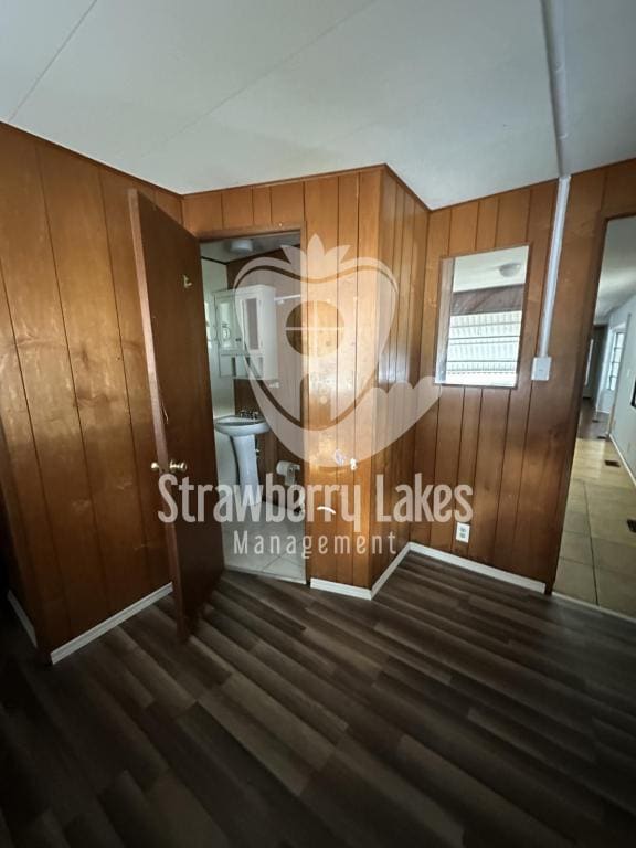 Building Photo - 121 Lakeside Dr