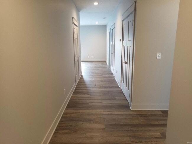 Building Photo - 1231 W Rangeview Cir