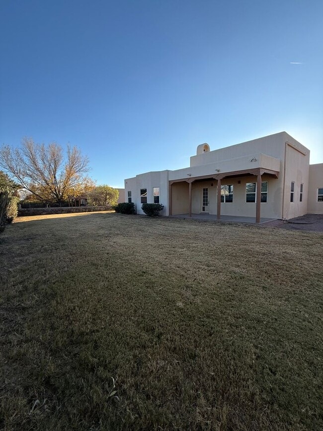 Building Photo - 3878 Stoneybrook Cir