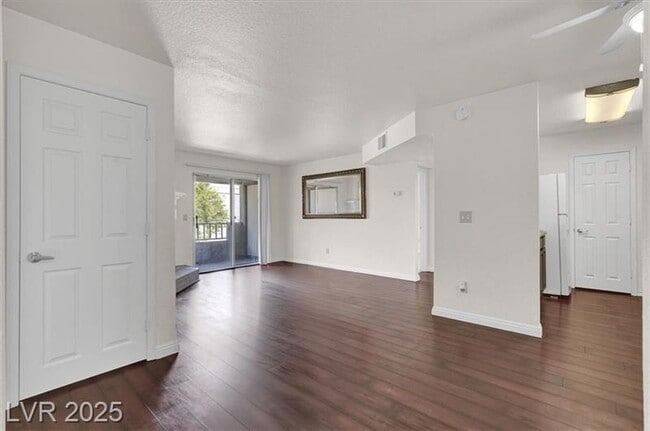 Building Photo - 2606 S Durango Dr