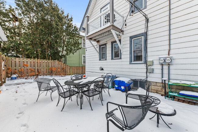 Building Photo - 4518 N Woodburn St