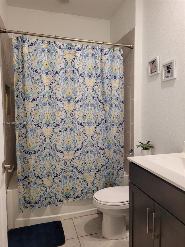 Building Photo - 1015 SE 24th Terrace