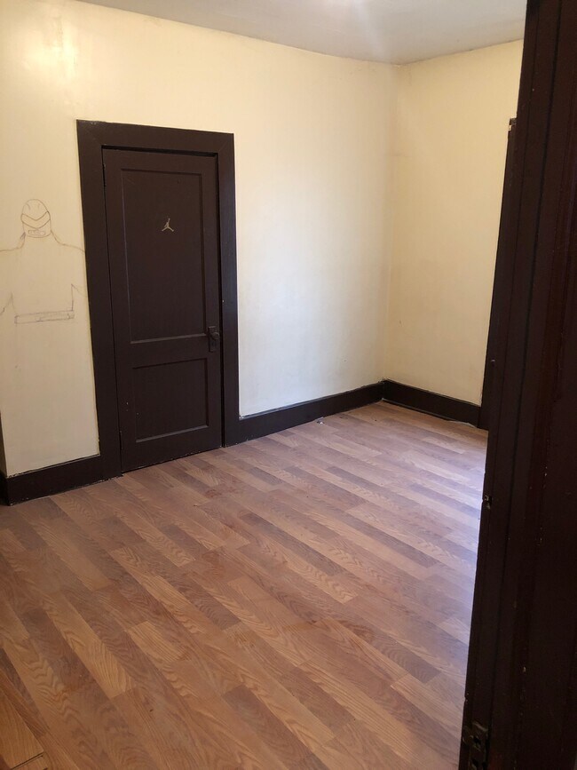 Building Photo - 649 Fulton Ave SW