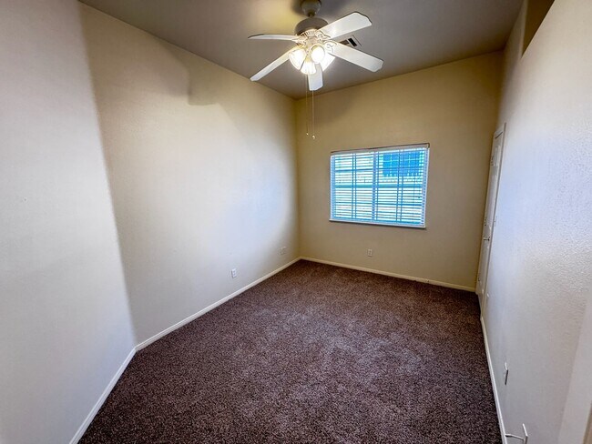 Building Photo - 5117 Elm Grove Dr