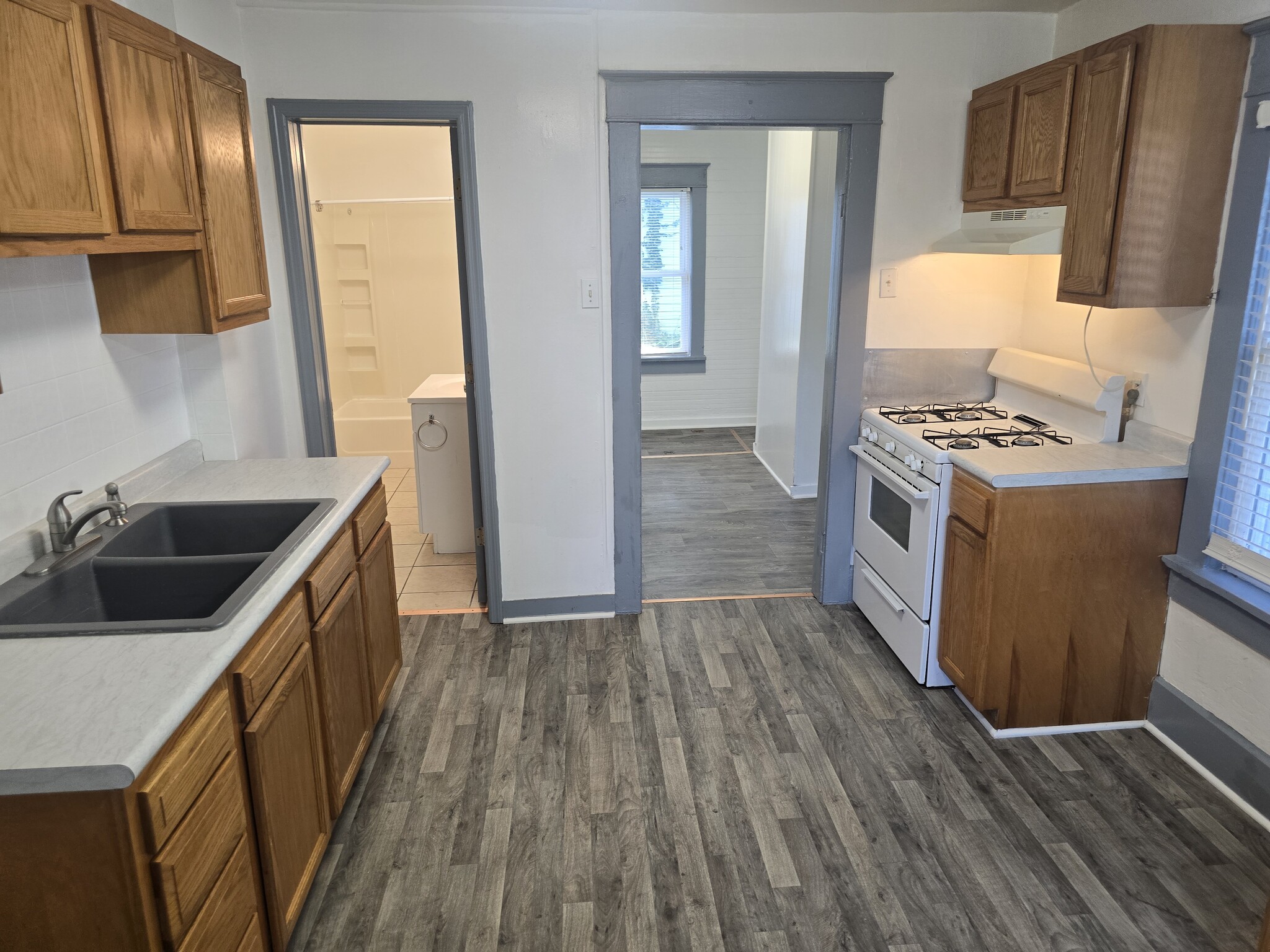 Building Photo - 3401 Hamilton Pl