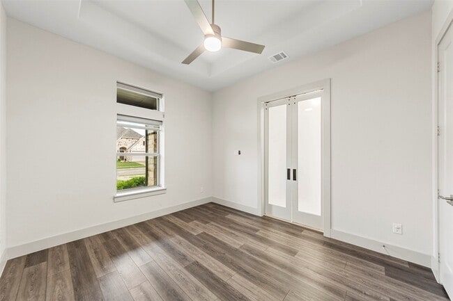 Building Photo - 2089 Abela Dr