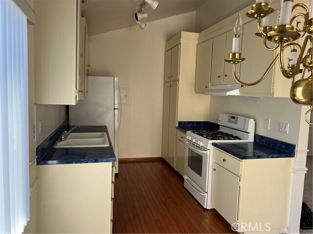 Building Photo - 1350 Cabrillo Park Dr